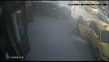 Turist kadının dehşeti yaşadığı kaza kamerada