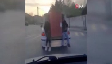 Tehlikeli taşımacılık cep telefonu kamerasına yansıdı
