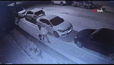 Bursa'da kameralara aldırmadan aracı aldı götürdü