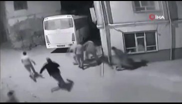 Bursa'da sokağa çıkma kısıtlamasında jandarmayı gören köylüler böyle kaçtı