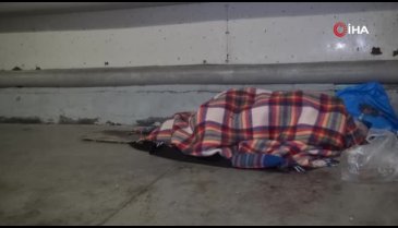 Bursa'da semt pazarlarında yatıp kalkıyor: Çok şükür böyle yaşamaktan mutluyum
