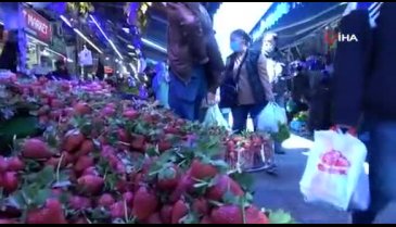 Bursa'da 3 günlük kısıtlama öncesi vatandaşlar pazara koştu!