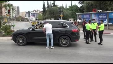 Sürücüden ilginç tepki: Aracımda 1 trilyon var, burada bırakamam