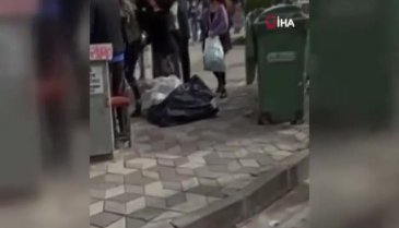Kadınların kavgasını onlarca erkek ayıramadı