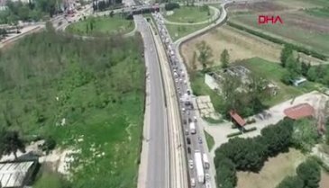 Bursa'da kontrol noktasında 5 kilometrelik araç kuyruğu oluştu