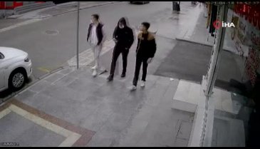 16 yaşındaki genç sokak ortasında iki kişiyi böyle vurdu
