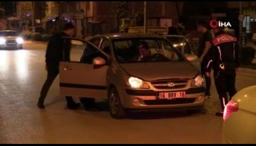 Bursa'da durdurulan araçta sigara paketinden uyuşturucu çıktı