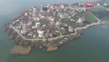 Bursa'nın gözdesi 'Yaren' leyleğin 4 yavrusu oldu