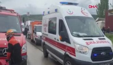 Bursa'da işçi midibüsü takla attı: 1 ölü, 20 işçi yaralandı