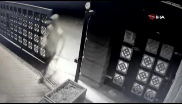 Bursa'da kısıtlamayı ihlal eden gençler polisi görünce böyle kaçtı