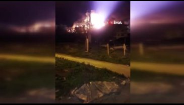 Yıldırım düşmesi sonucu 6 ev yandı: Yaralılar var