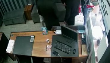 İstanbul'da iş yerini basıp şirket sahibini mermerle yaraladılar!
