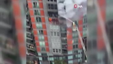 Londra'da 19 katlı binada yangın