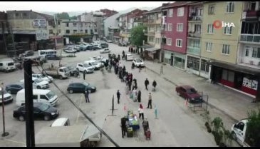 Bursa'da pazar yerlerindeki hareketlilik görüntülendi