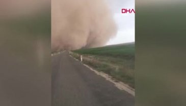 Konya'da etkili olan kum fırtınasının görüntüleri ortaya çıktı