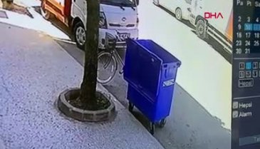 Bursa'da bisikletin çalınma anı kamerada