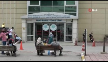 Bursa'da kaldırımda buldukları ilaçları içip zehirlenen ikizlerin babası: 'Uyanamıyorlar'