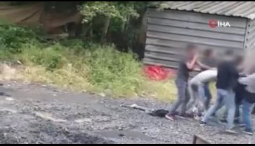 Genç kızlar tekme tokat birbirine girdi
