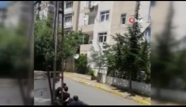 Bileklerini kesti, eşini ve çocuklarını rehin aldı!