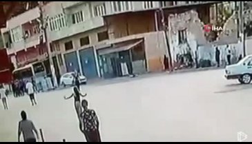 Askere gidecek genç kılıçla öldürüldü