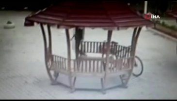Bursa'da cami bahçesinde bisiklet hırsızlığı