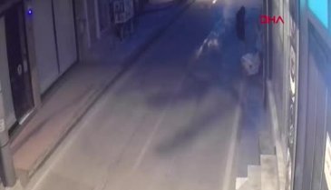 Bursa'da kasap dükkanından kasayı çalan hırsız başka suçtan teslim oldu!