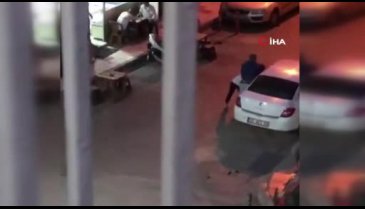 Sokak ortasında kadına işkence! İzlemekle yetindiler...