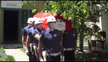 Bursa'da silahının kazara ateş alması sonucu vefat eden polis memuru toprağa verildi