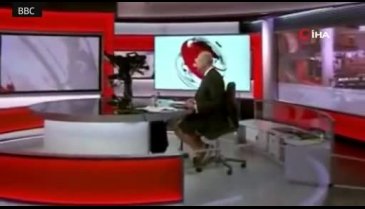 BBC spikeri haber bültenini şortla sundu