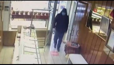 Kuyumcu'da biber gazlı gasp kamerada