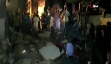 Hindistan'da bina çöktü: 11 ölü