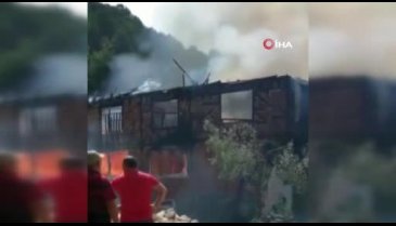 Bursa'da trafo patladı, 3 ev küle döndü