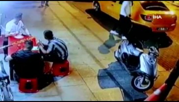 Cinayetle sonlanan yan bakma kavgası kamerada