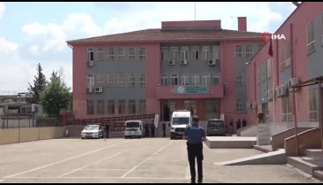 İlkokul bahçesinde dehşet