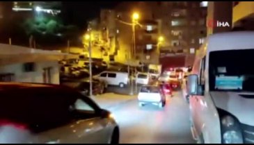 Esenler'de asker konvoyunu polis ekipleri anons yaparak dağıttı