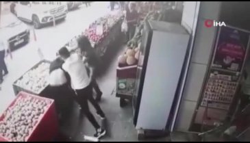 Manavı 'soğan' ile dövdüler!