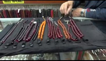 Bursa'da bir asırlık tespihler 25 bin liraya alıcı buluyor