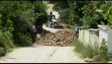 Bursa'da bana ait dedi köy yolunu kapadı