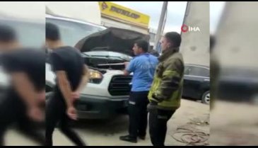 Bursa'da kamyonetin motoruna giren yılan itfaiye ekipleri tarafından çıkarıldı