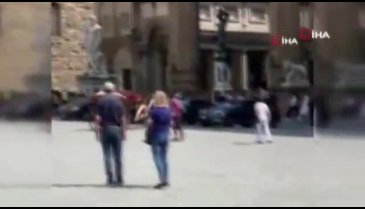 Kızgın at, ünlü meydanı birbirine kattı