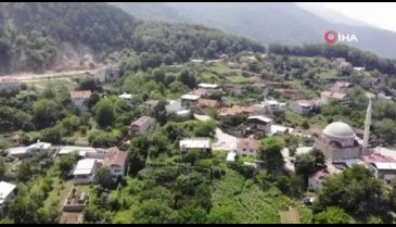 Bursa'da yaşayan aile her yıl binlerce turisti evlerinde ücretsiz ağırlıyor