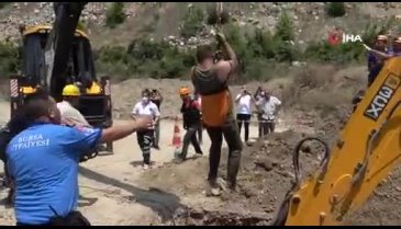 Bursa'da göçükte can pazarı!