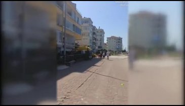 Bursa Mudanya'da kaldırımı işgal eden eşyalar toplatıldı