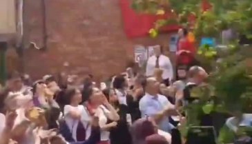 Aşı karşıtları miting yaptı