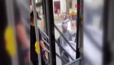 Otobüs şoförü ile yolcular arasında 'kart basma' tartışması