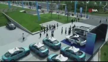 Çin'de sürücüsüz otobüs ve taksiler hizmete giriyor