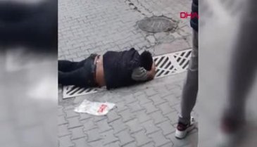 Sokakta rezalet! Önce kocası sonra mahalleli dövdü