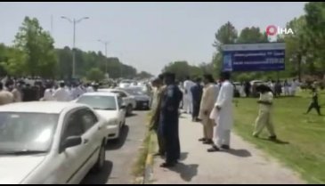 Pakistan'da AstraZeneca ve Pfizer/BioNTech aşılarının bulunmaması protesto edildi