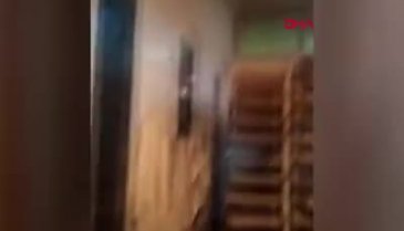 Fırında skandal: Ekmek hamuruyla top gibi oynadılar