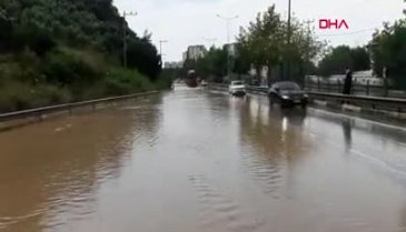 Bursa-Yalova yolu sular altında